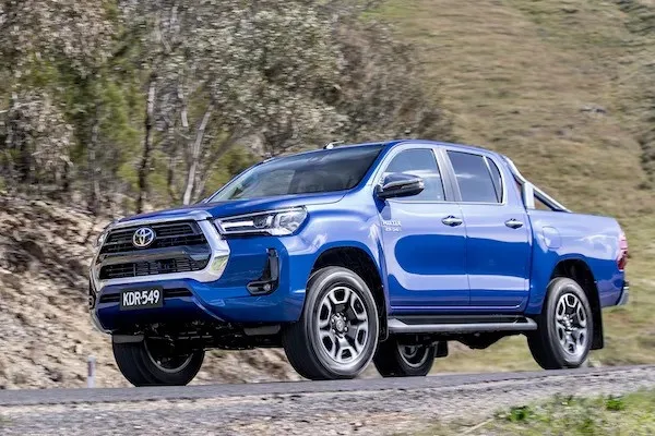 (Cars) - Experience The Road Like Never Before - 英超直播