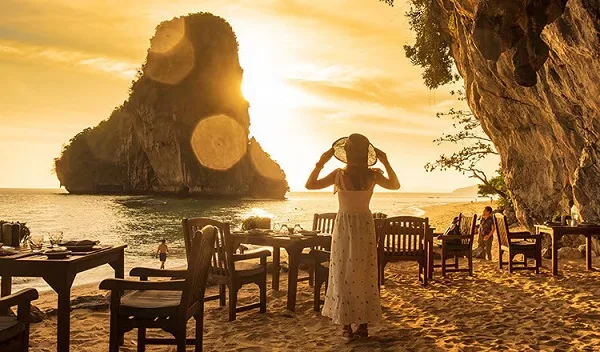 (Resorts) - Discover Your Personal Paradise - 英超直播